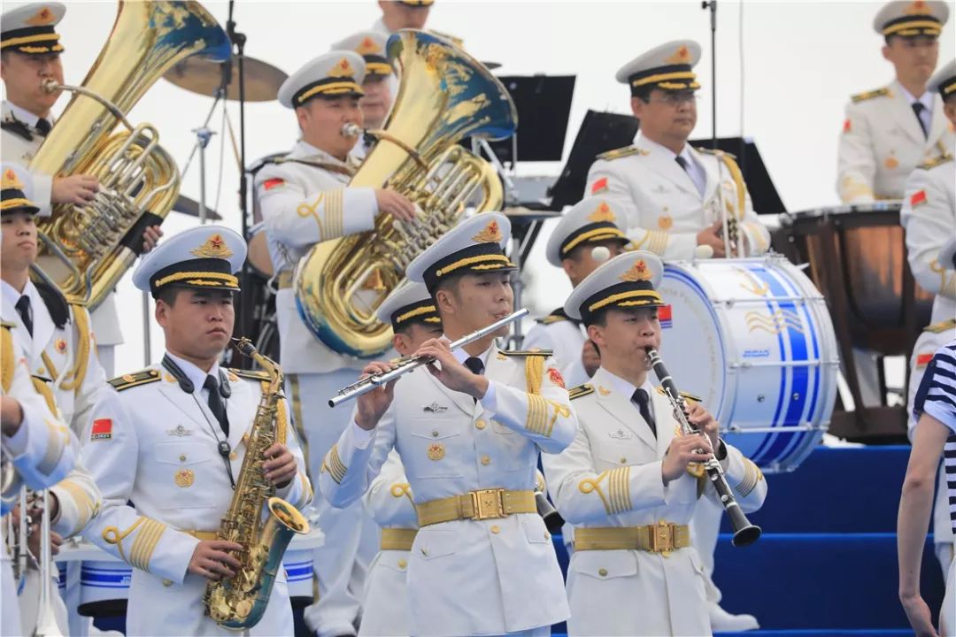 中国海军军乐团震撼全场