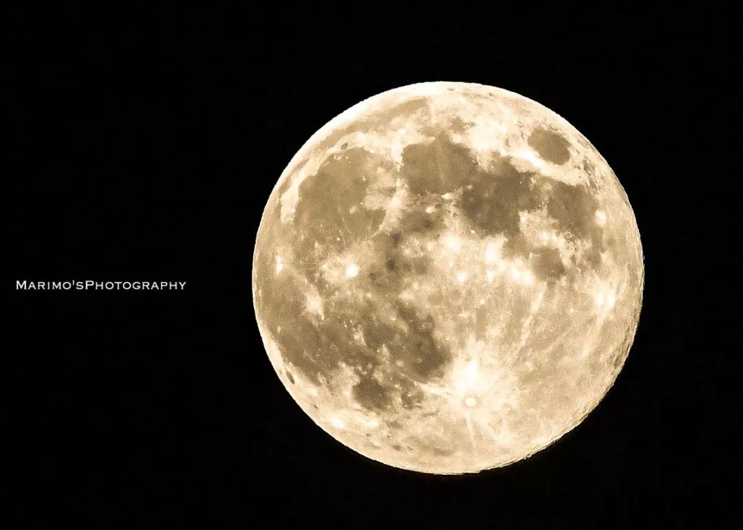 日本网友晒出“平成最后的满月”,今夜的月色,太美太惊艳了!|月色|满月|月亮_新浪新闻