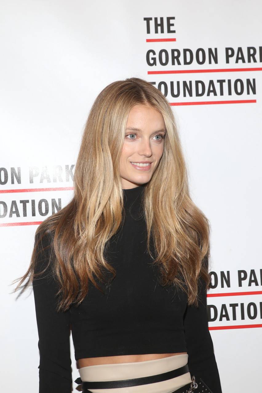 今日图集乐福热辣超模女友katebock