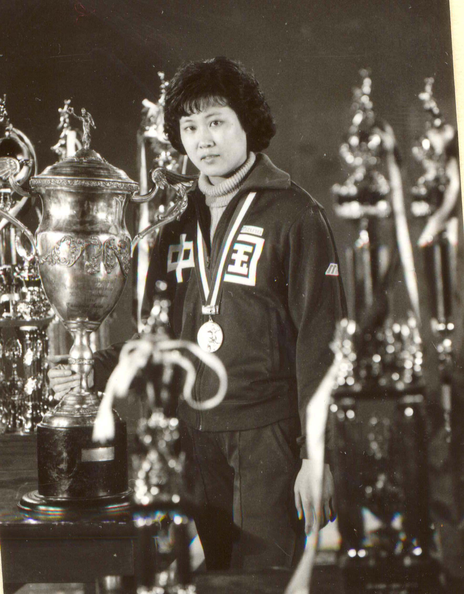 图/中国体育她是中国老女排"十二金钗"之一;她随队夺得1981年世界杯