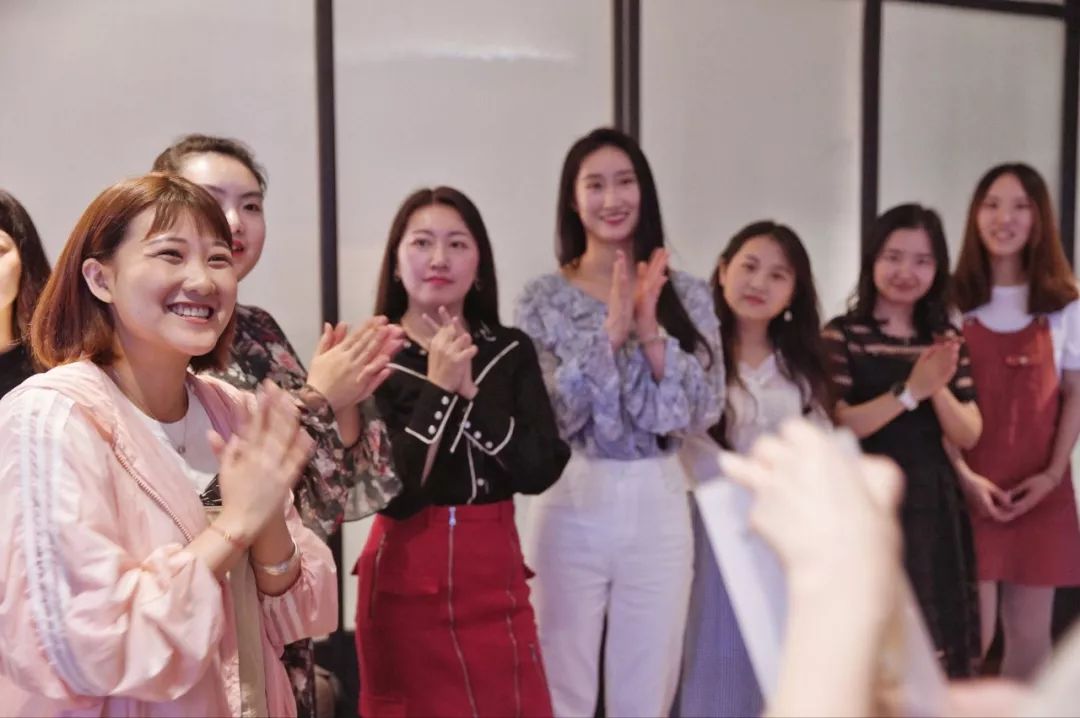 第九次粉丝见面会回顾 | 与20个小仙女,赴一场浪漫之约!