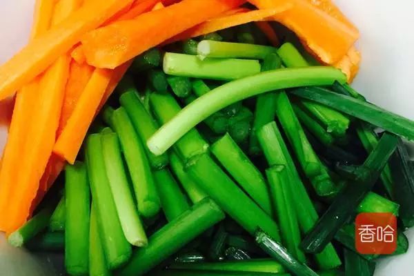 劳动节过完,就别再吃韭菜了,它比韭菜贵一点,但是更香,更好吃!