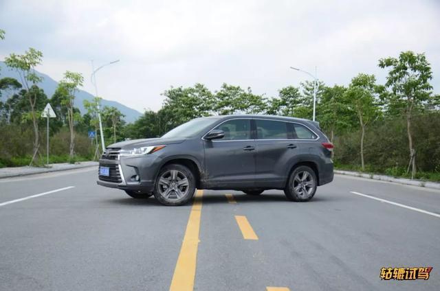 听说汉兰达要换代了，我特地借了台现款做个“云对比”