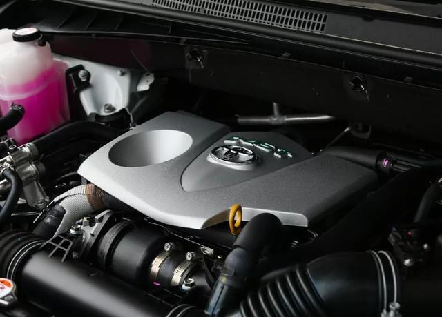 听说汉兰达要换代了，我特地借了台现款做个“云对比”