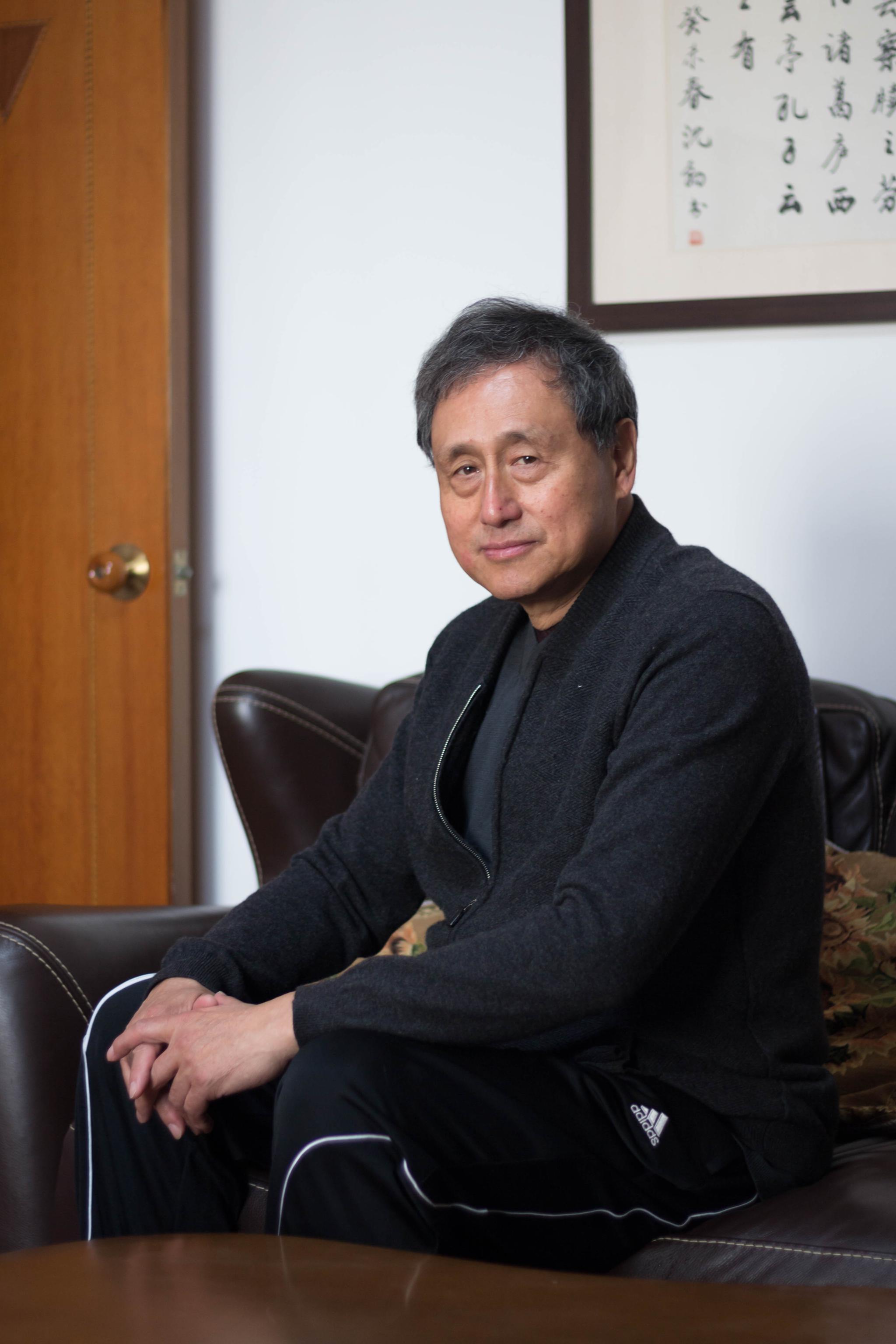 足球·张路：一套球衣比赛日穿，平常训练光膀子_手机新浪网