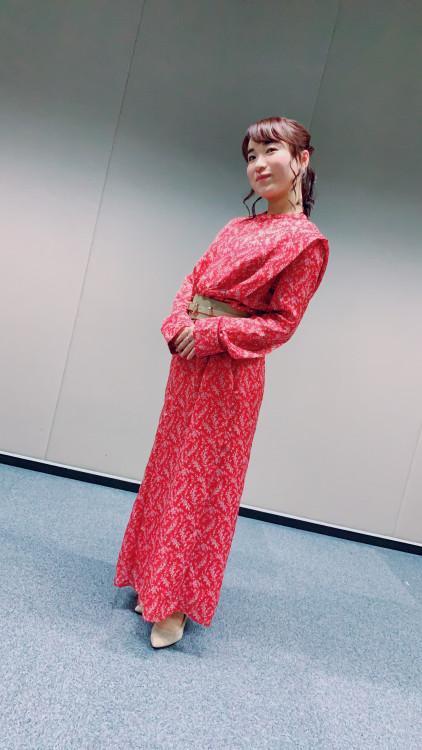 不得不说这样的伊藤美诚还真挺漂亮!侧脸像极了一位中国明星