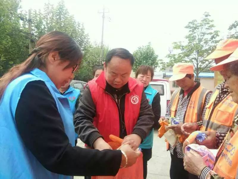 壹粉"徐衍东"肥城市新时代文明实践:环卫工人,你们辛苦了!