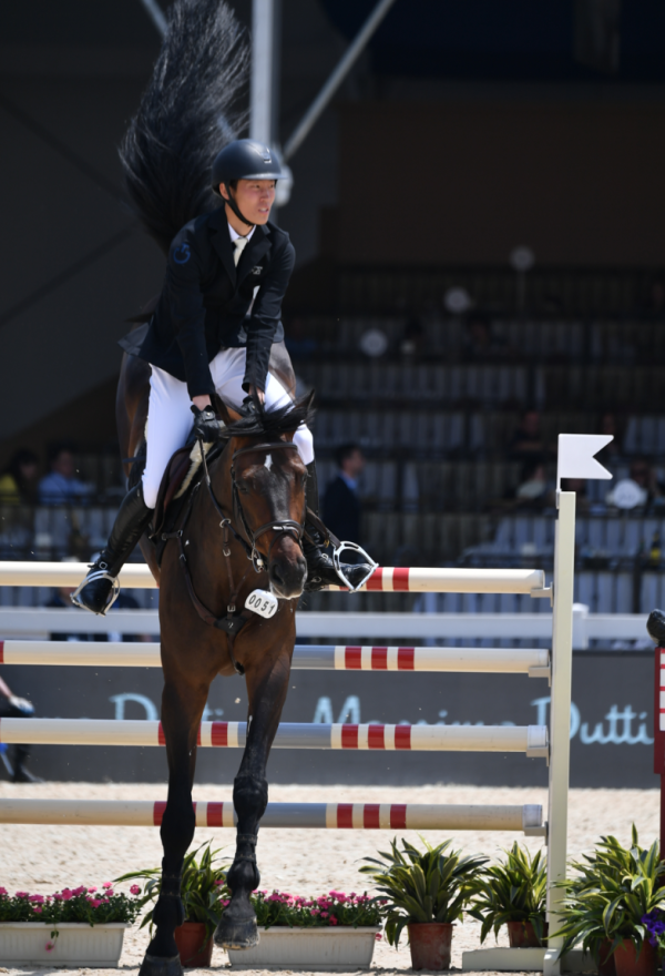 18岁小将创上海马术冠军赛历史,他们正跃出中国马术的未来|张滨|马术