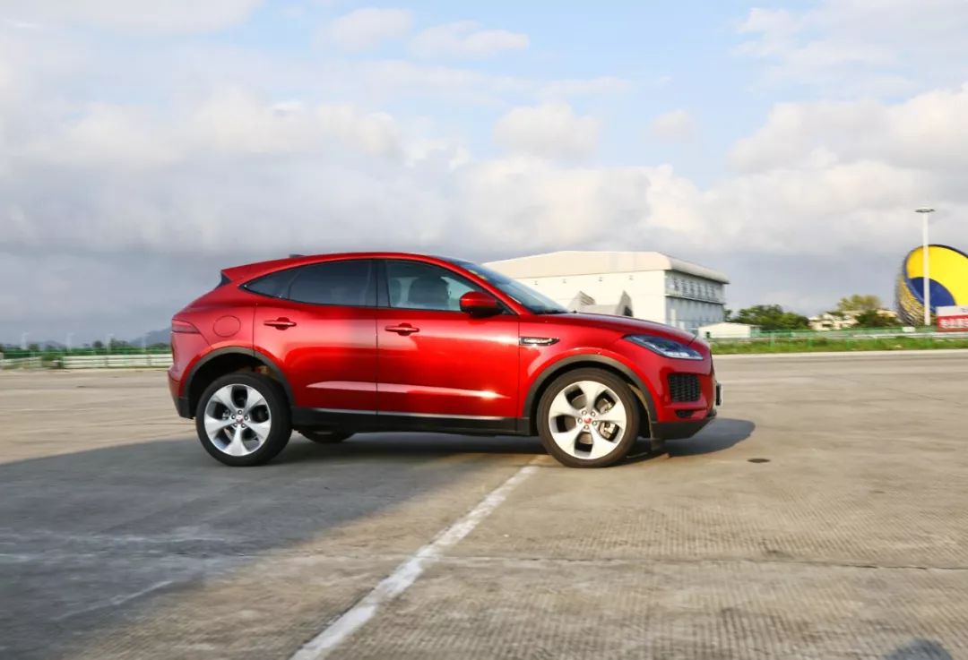 2.0T+9AT，这台SUV运动感爆棚，实测性能曝光！