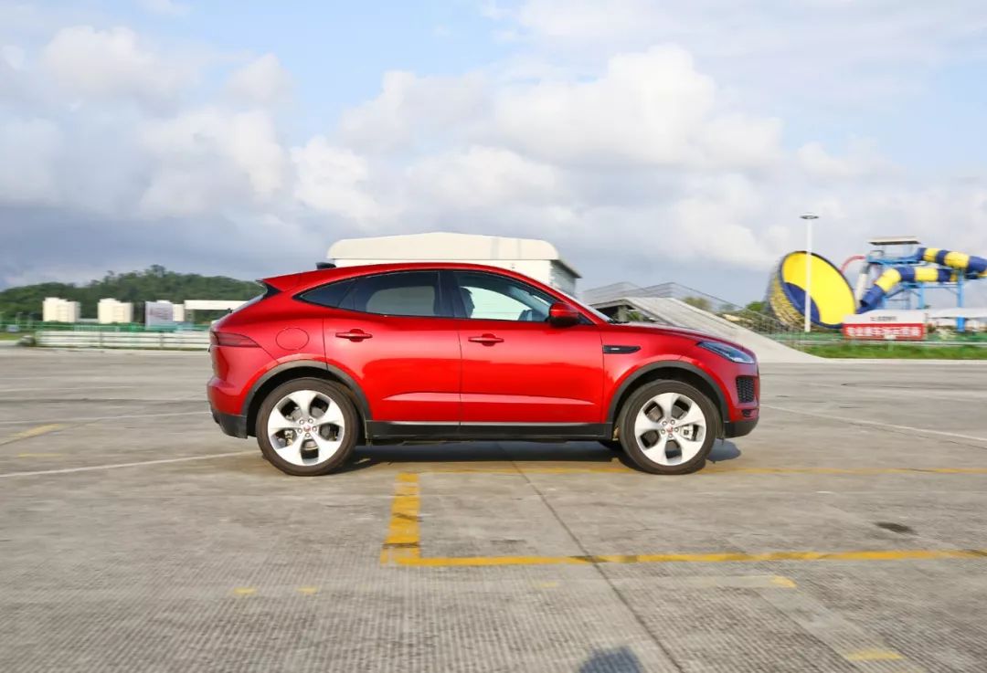 2.0T+9AT，这台SUV运动感爆棚，实测性能曝光！