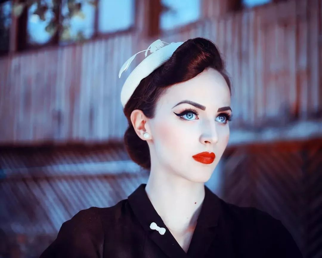 俩美国姑娘开了间时尚学校,专门打造复古女郎!