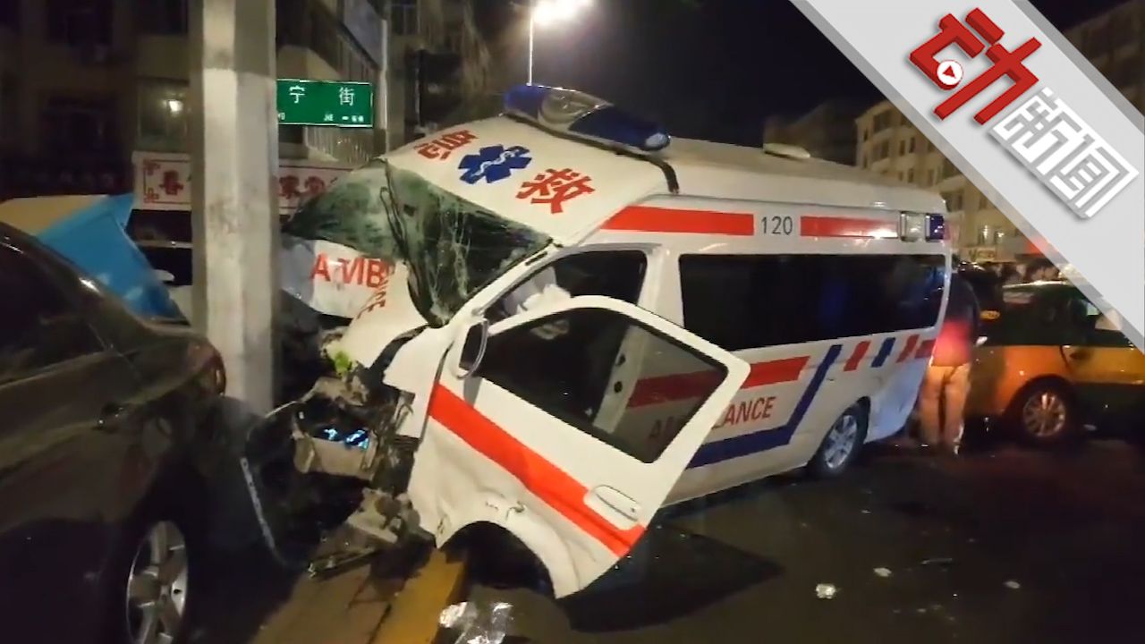 黑龙江急救车与出租车相撞前者基本报废两司机受轻伤