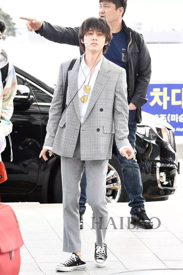 准备前往日本ikon组合成员宋尹亨,金振焕2019年4月20日韩国仁川机场