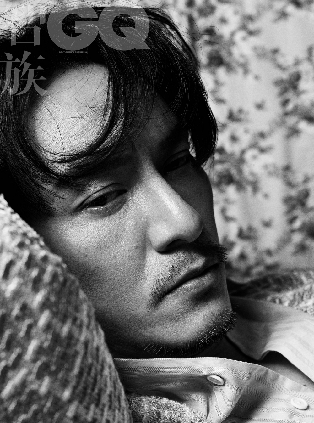 张震黑白质感大片 新片《雪暴》热映五一档