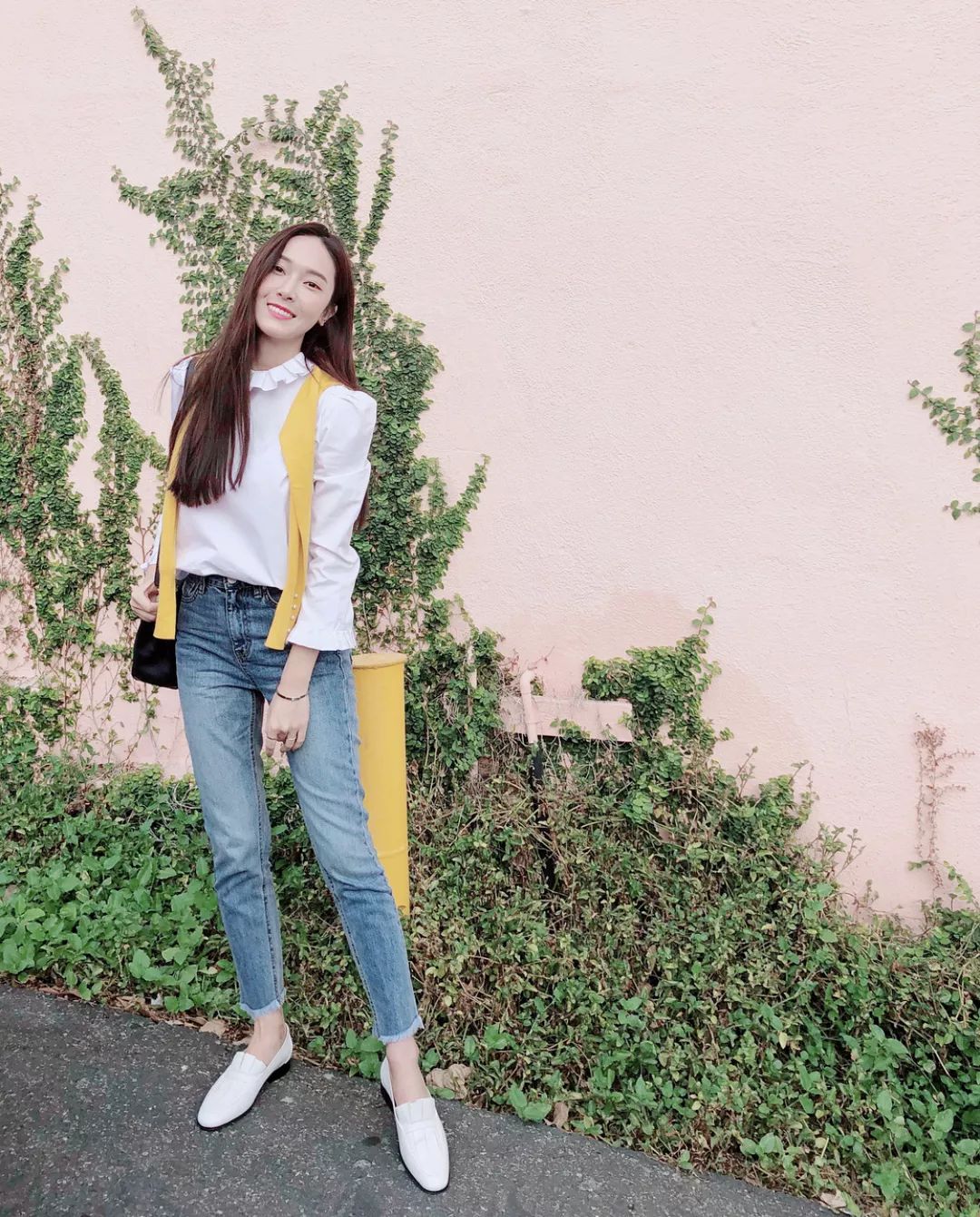 37岁的孙艺珍在线教学清纯初恋look!