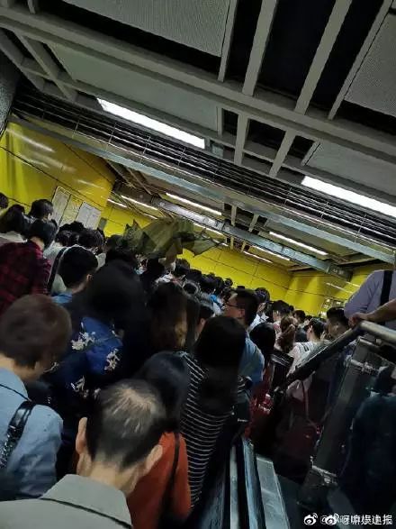 人从众!广州地铁三号线早高峰列车故障 网友:每天堪比春运