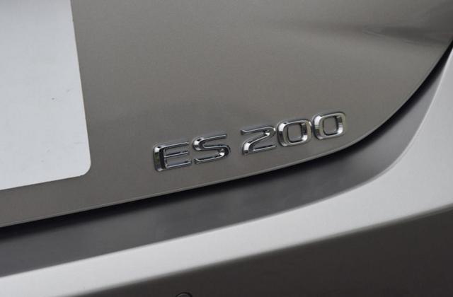 雷克萨斯ES月销破万，就算没有优惠，还是有很多人买