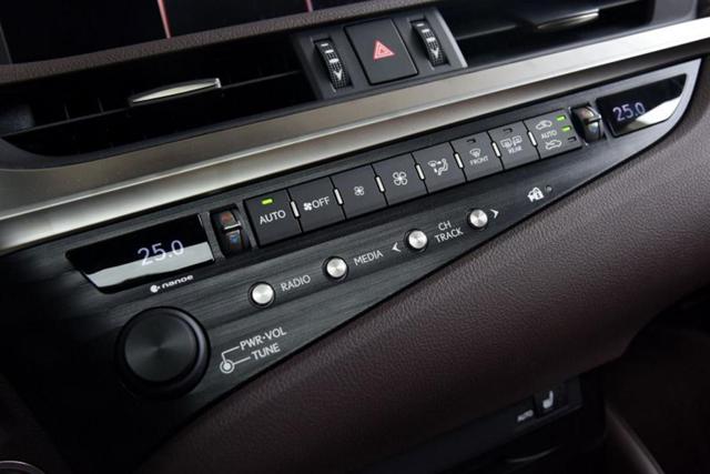 雷克萨斯ES月销破万，就算没有优惠，还是有很多人买