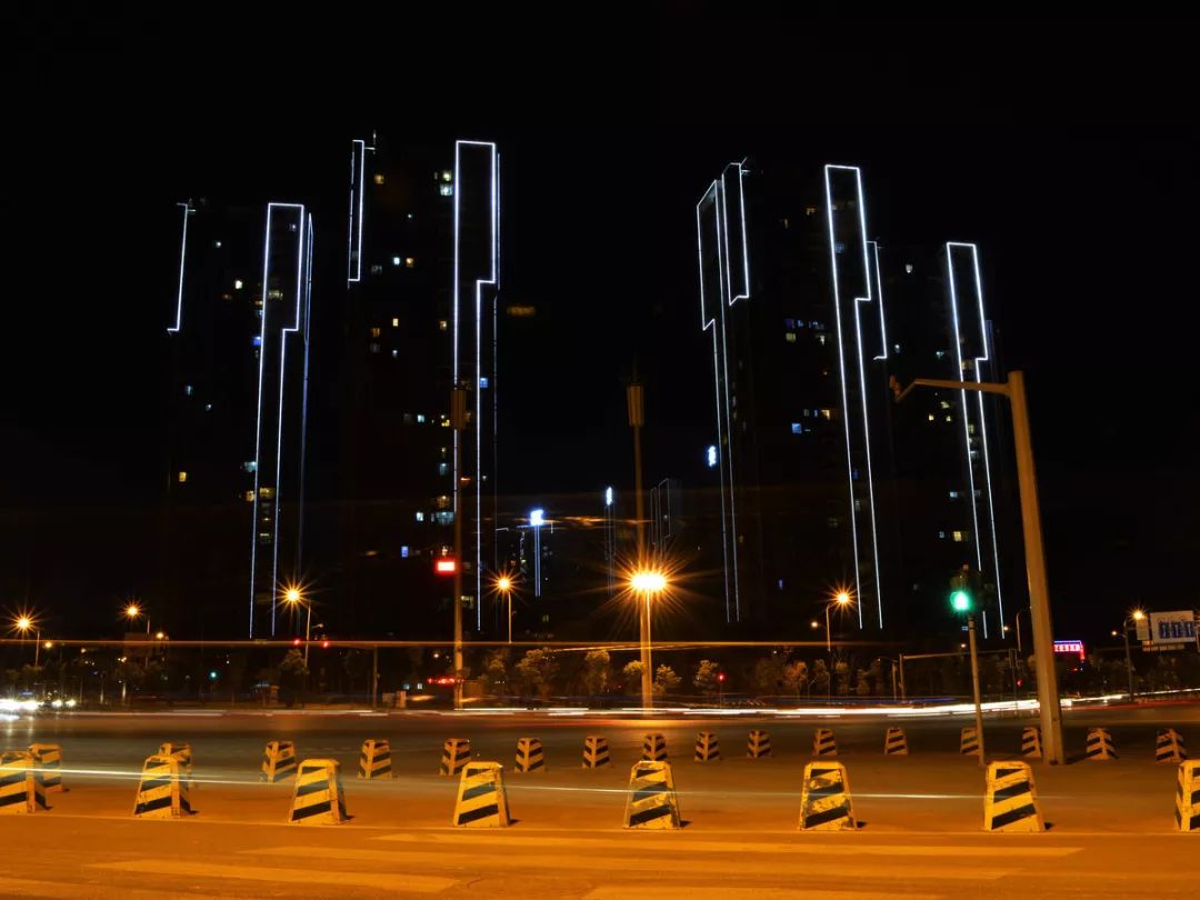 北部客运站位于盘龙区龙头街羊肠,7204公路北侧,距昆曲高速公路金殿