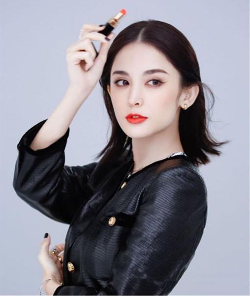 60 节拍香奈儿可可小姐炫光唇膏而在如此多撩人的颜色里,有三大永不