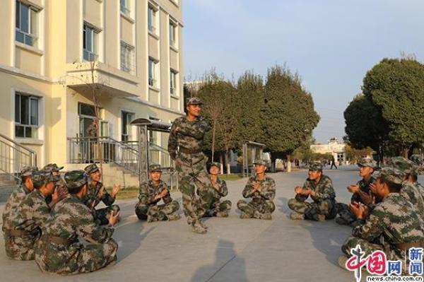 带你走进新疆军区某炮兵旅 看新兵如何完成成长蜕变