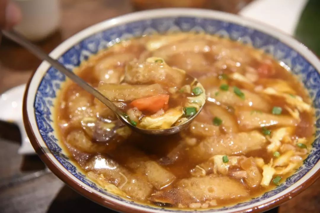 猪皮酸辣汤 | 拍摄 luna淡糟炒香螺福建所产的青红酒和浙江绍兴黄酒同