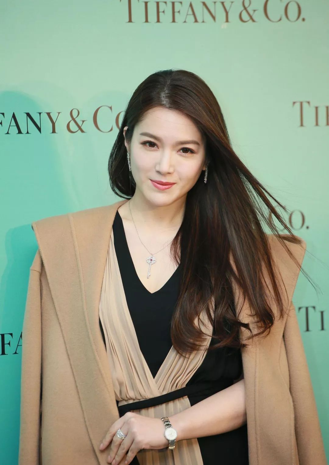 前tvb花旦自爆老公好爱美:经常偷用我的护肤品|苟芸慧|护肤品|黄面