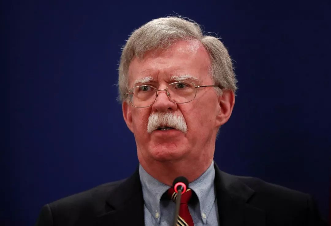 策动政变失败后 他欢迎美国军事干预委内瑞拉