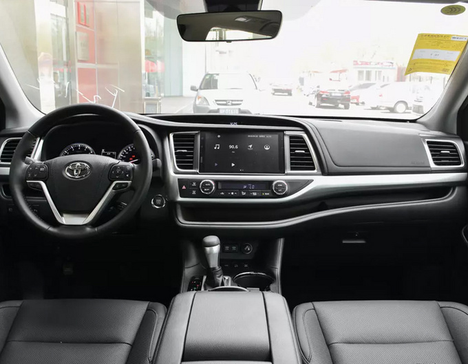 30万元预算，要买一辆第三排能坐成年人的大SUV，怎么选？