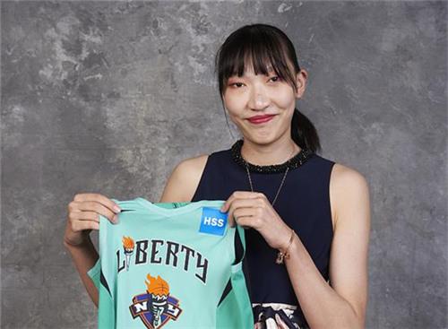 韩旭:不会因被称"女版姚明"而有压力