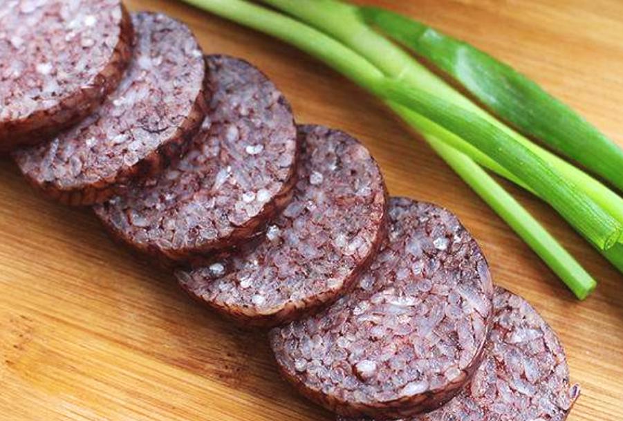 重庆长寿特色美食血豆腐,具有乡间风味的年货,是道有名的下酒菜