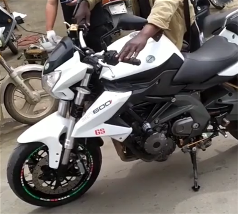 黄龙600现街头被称断头龙45秒破百车主才是重点