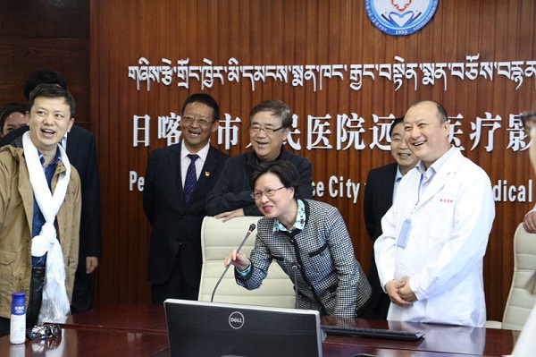 高原之上建高峰我们天涯若比邻上海医疗专家又一次走进日喀则