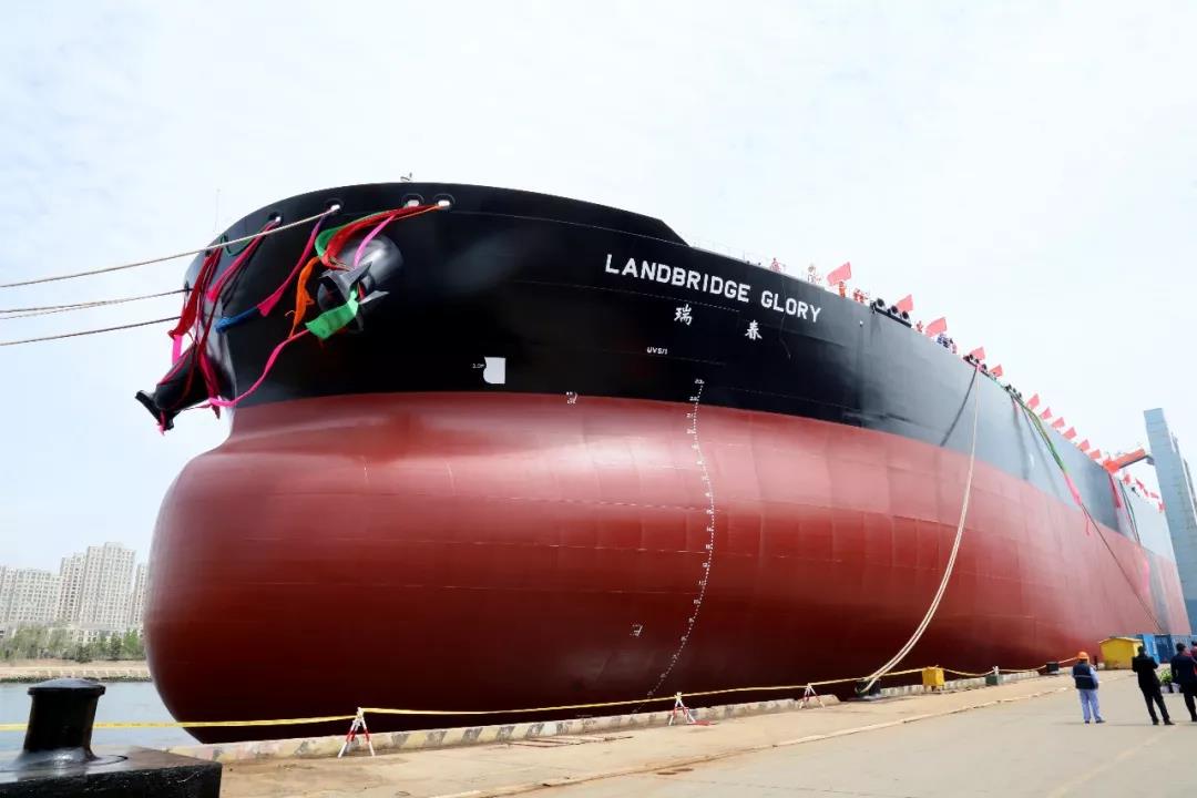 中船重工成功交付新型超大型油轮"瑞春"号