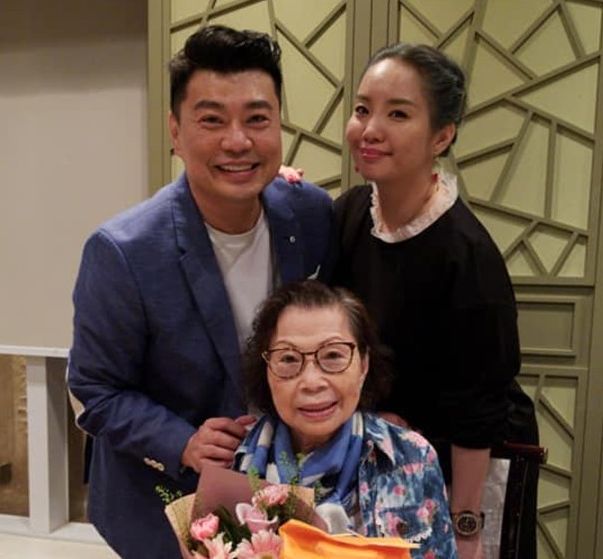 爱情长跑18年!阮兆祥拖女友见妈妈