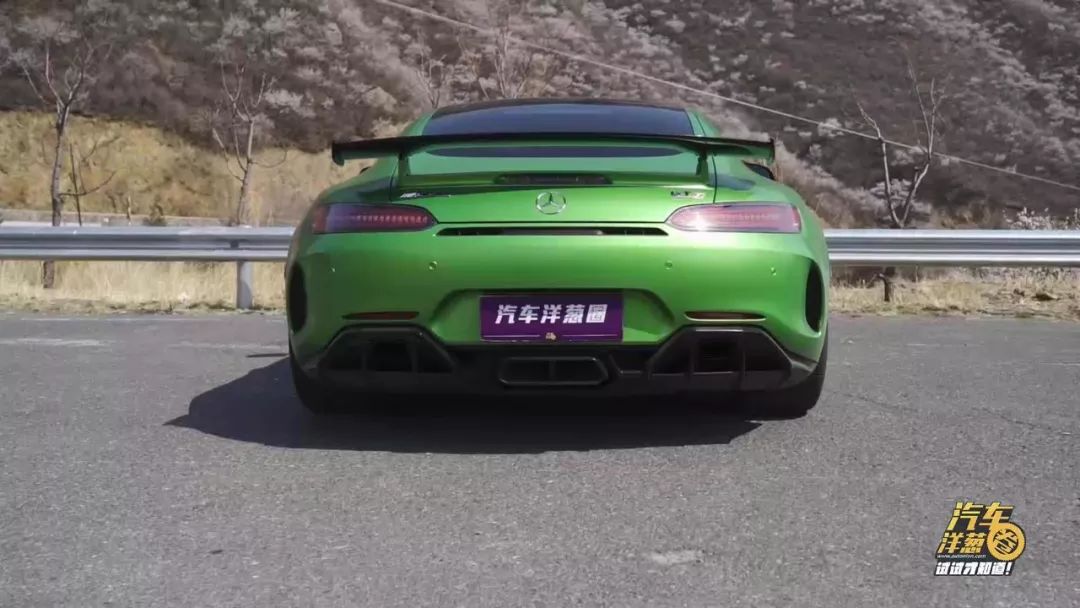 花200万买台超跑却不敢开?!AMG“绿魔”到底多恐怖?-新浪汽车