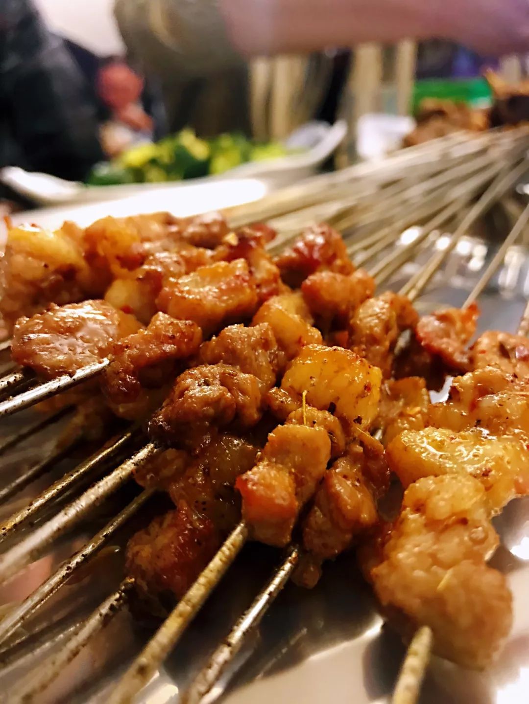 2000㎡的烧烤花园空降济南西还有开业福利这谁扛得住