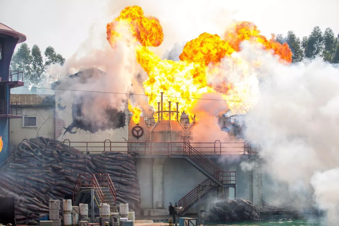带来直击灵魂的震撼感《幻影魔力》等惊险刺激的巡游表演《惊爆危机岛