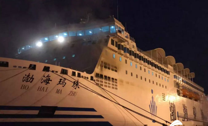 目前已安全返航,旅客全部安全撤离