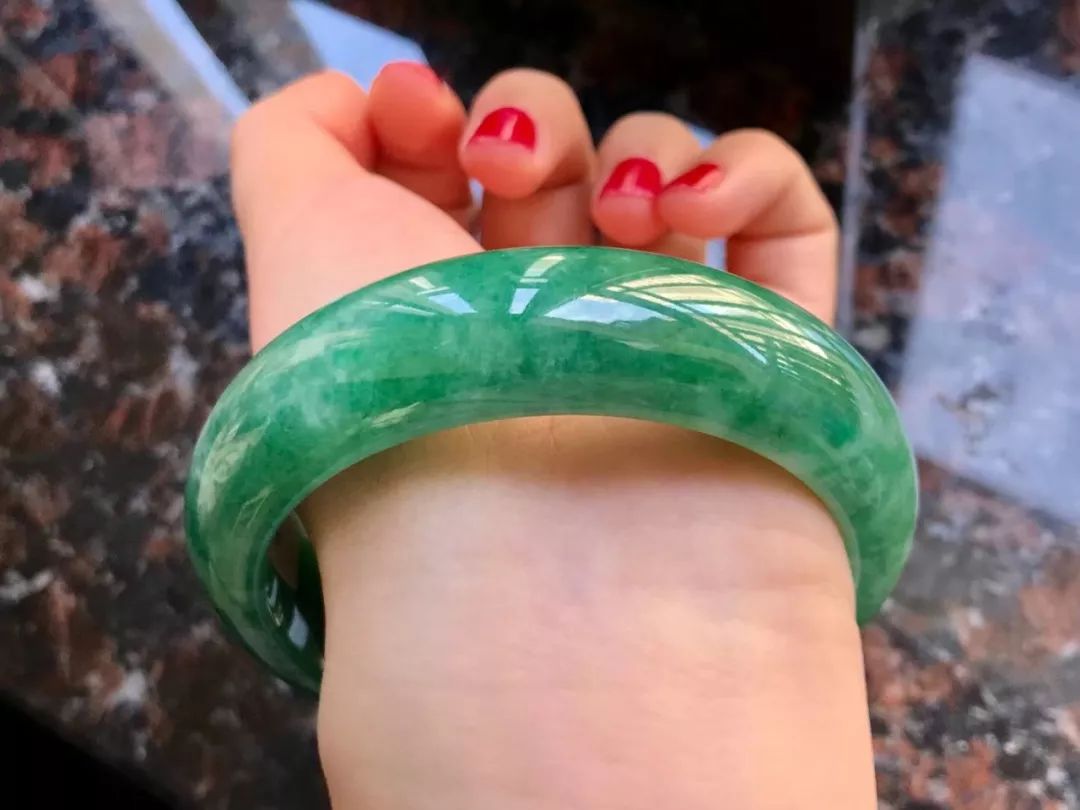 翡翠的种水(翡翠的种水色)