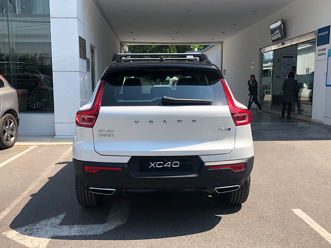 超漂亮小suv国产沃尔沃xc40到店26万起售两周后开卖