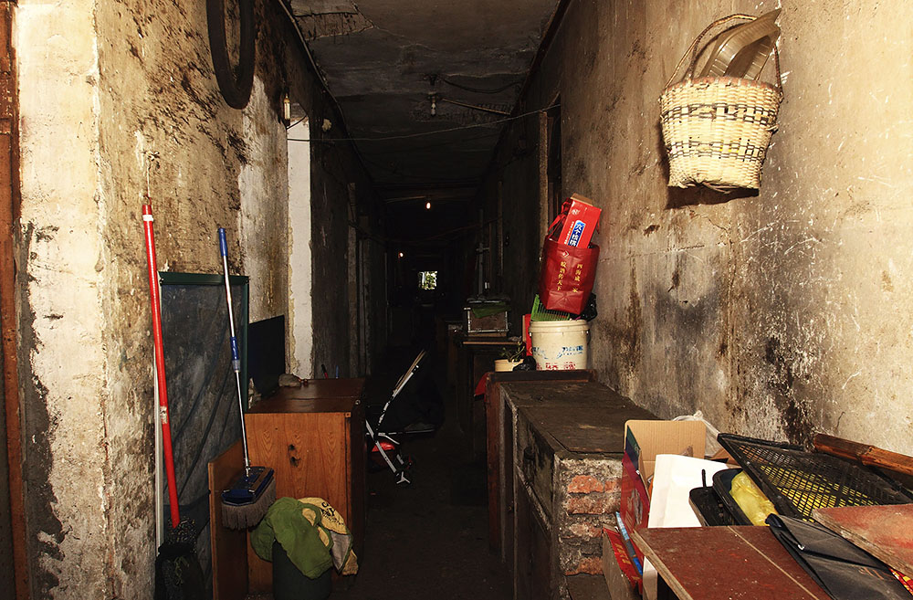 筒子楼里的蜗居生活终将走入历史