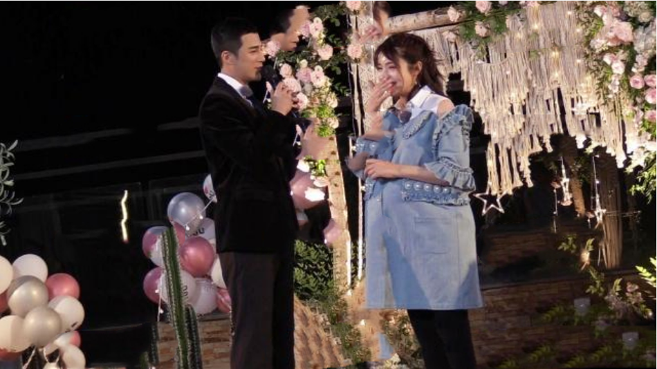 姜潮求婚视频曝光 这处细节表明他用心了