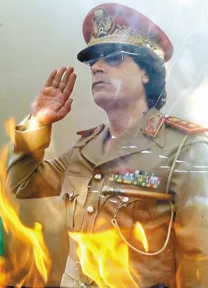 但是我到现在还清楚地记得默罕默德当时看我的眼神,那个眼神里是愤恨