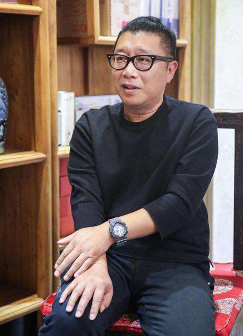 《兄弟干杯》《兄弟抱一下》等歌曲,但是没有达到街知巷闻的盛况