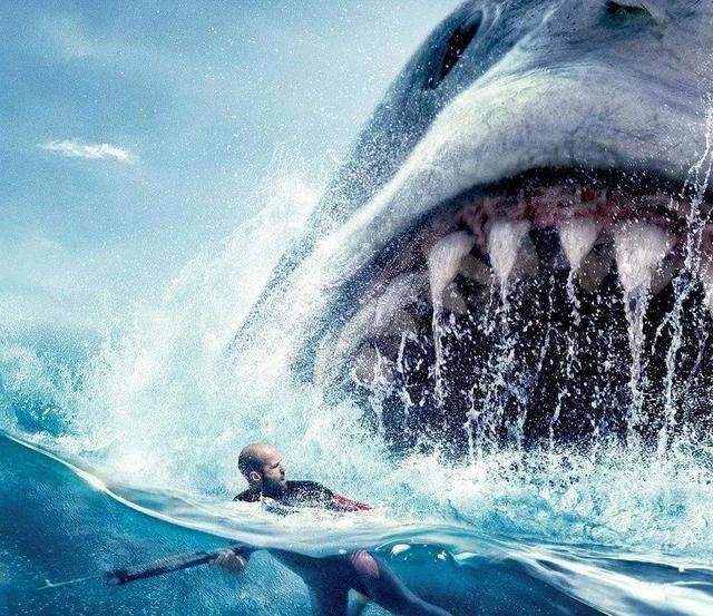 最大的鲨鱼有多大鲸鲨比大象还大但这种鲨鱼却相当于十头大象