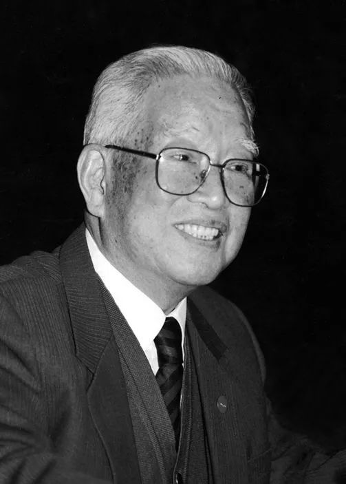 原中顾委委员、人民大学前校长袁宝华逝世