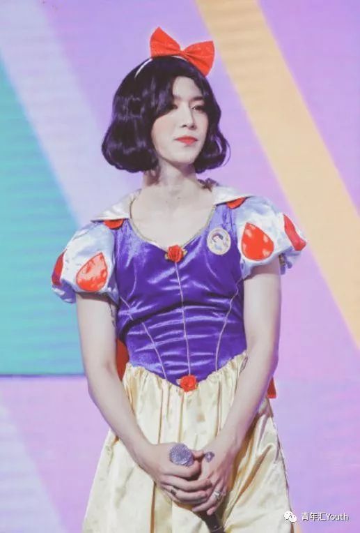 范丞丞化身为白雪公主