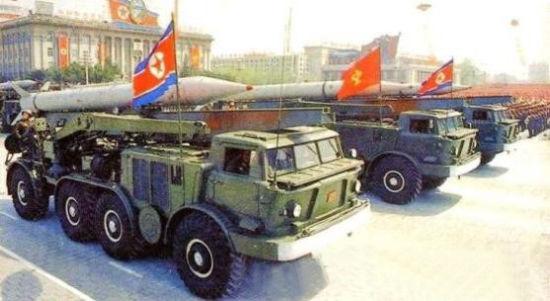 朝鲜此前阅兵展示的“月球”系列火箭。