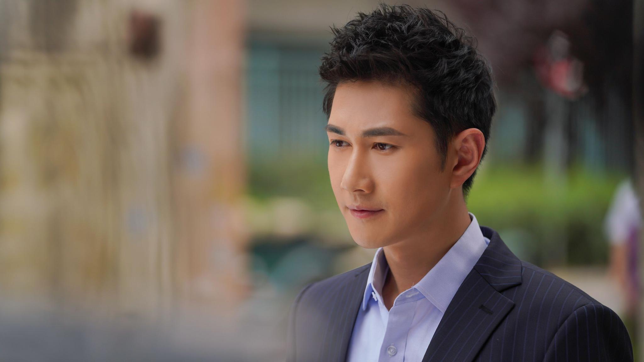 可甜可盐可柔可刚遇爱的何明翰颜值演技双在线